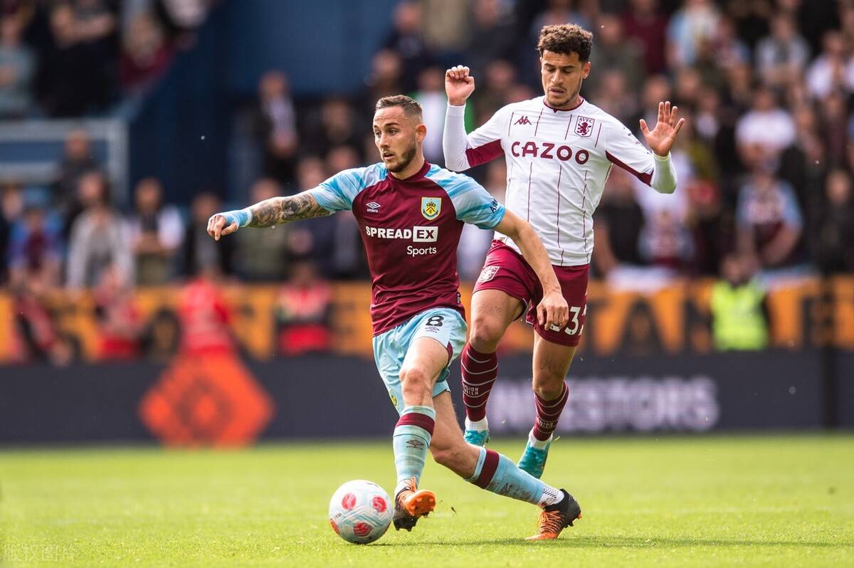 王伟：亚泰中期想引进更好的球员，但这些球员不愿冒巨大风险