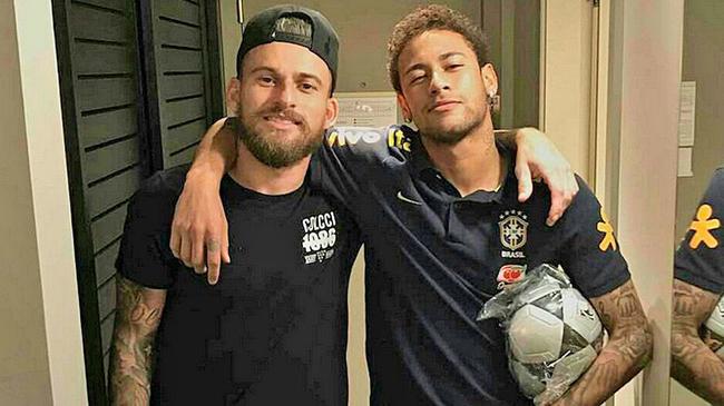 国米4‑0大胜科莫，一举登顶意甲积分榜