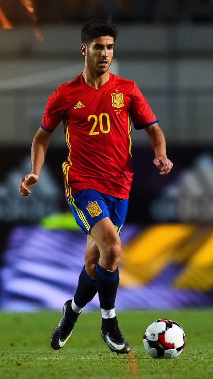 带领桑托斯成功逃离降级区，内马尔赛后动情落泪