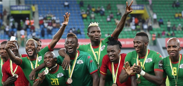 欧文连续助攻全队配合默契